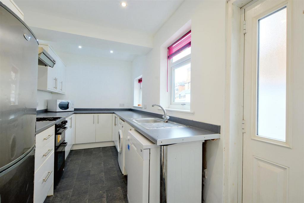 Oakleys Road, Long Eaton 2 bed semidetached house for sale £170,000