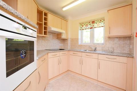 2 bedroom apartment for sale, High Street South, Rushden, Northamptonshire, NN10 0FR