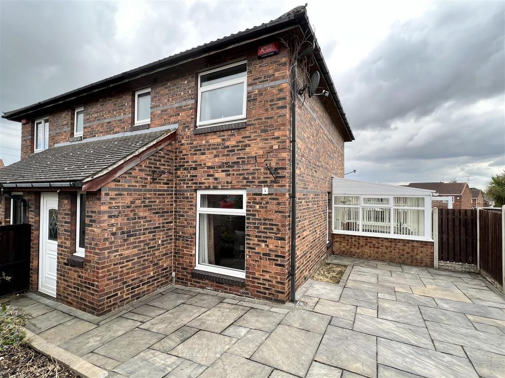 Greenbank, Athersley North, Barnsley 3 bed semidetached house £795