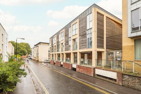 201 Armidale Place, Bristol, BS6 5BQ