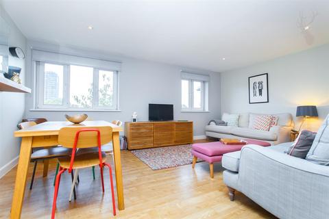 1 bedroom flat to rent, Crowngate House, Hereford Road E3
