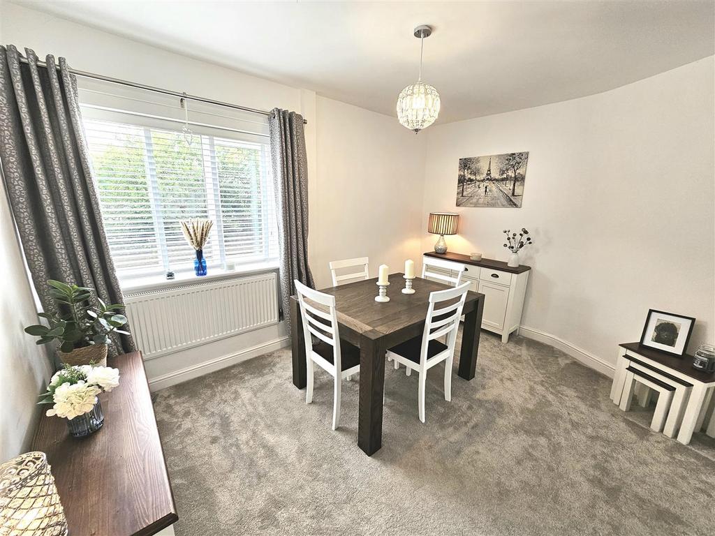 Kirklington Road, Rainworth, Mansfield 3 bed townhouse £164,950