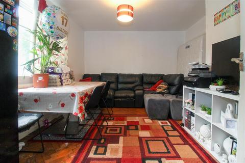 22 Allington Avenue, London, N17 8JE