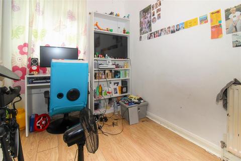 22 Allington Avenue, London, N17 8JE