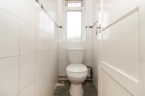 22 Allington Avenue, London, N17 8JE