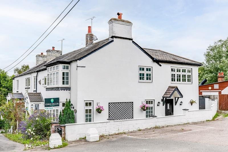 Belchers Lane, Nazeing, Waltham Abbey 2 bed end of terrace house for