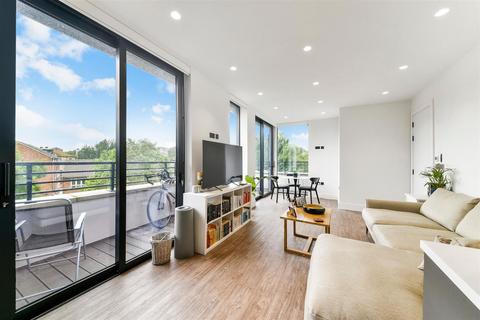 2 bedroom penthouse to rent, Ward Road, Tufnell Park, N19
