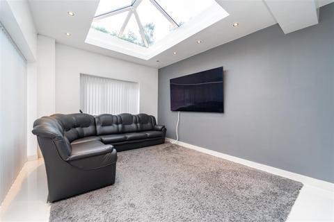 60a Brantingham Road, Whalley Range, Manchester, M16 8PP