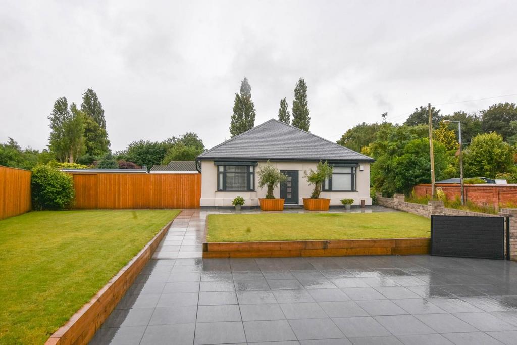 Liverpool Road, Haydock, St. Helens, WA11 0UL 3 bed detached bungalow