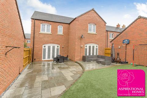 21 Lamport Crescent, Raunds, Wellingborough, NN9 6UX