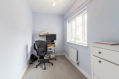 21 Lamport Crescent, Raunds, Wellingborough, NN9 6UX