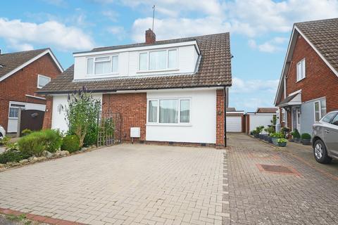 17 Fairoaks Drive, Raunds, Wellingborough, NN9 6HJ