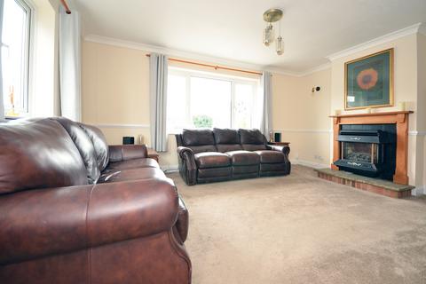 17 Fairoaks Drive, Raunds, Wellingborough, NN9 6HJ