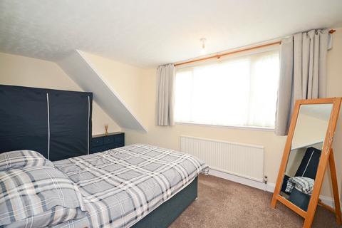 17 Fairoaks Drive, Raunds, Wellingborough, NN9 6HJ