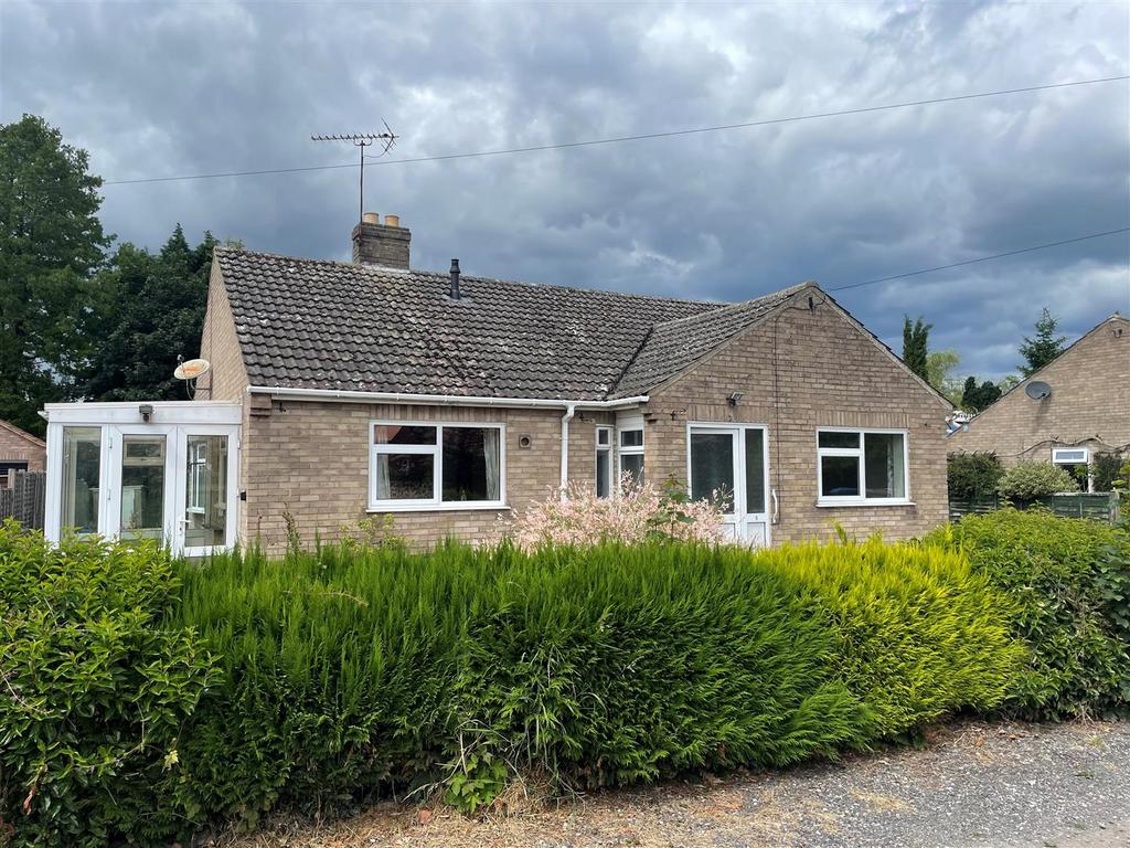 Clock Mill Lane, Pocklington, York 2 bed detached bungalow for sale £