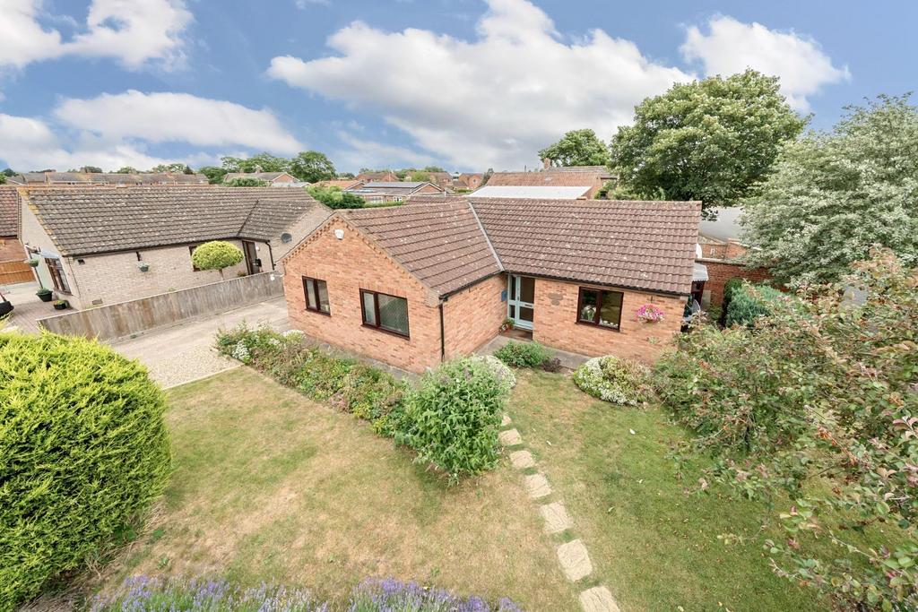 Thornton Crescent, Horncastle 3 bed detached bungalow for sale - £300,000