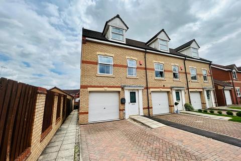 3 bedroom townhouse for sale, Ling Drive, Gainsborough