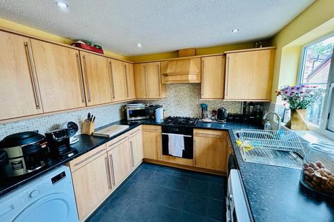 3 bedroom townhouse for sale, Ling Drive, Gainsborough