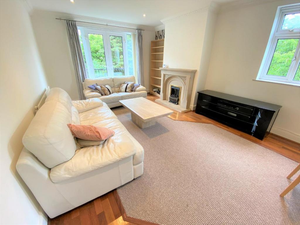 Buckley House, Lancaster Road, Didsbury 3 bed flat £399,950