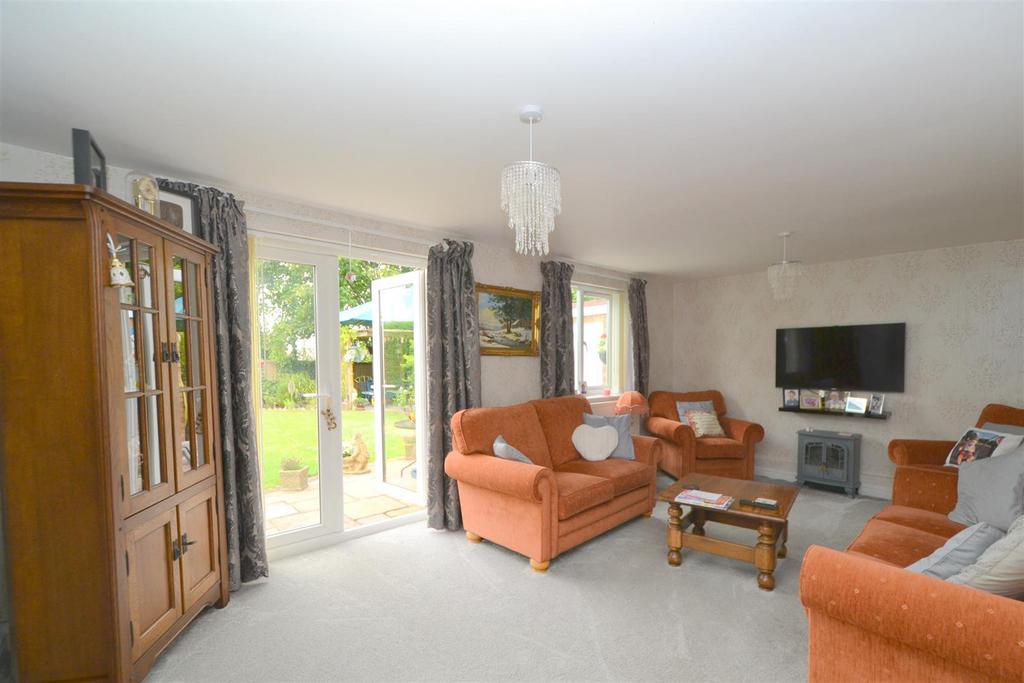 Danes Close, Malvern 3 bed detached bungalow for sale £450,000