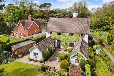 3 bedroom semi-detached house for sale, Hall Lane, Shenfield, Brentwood