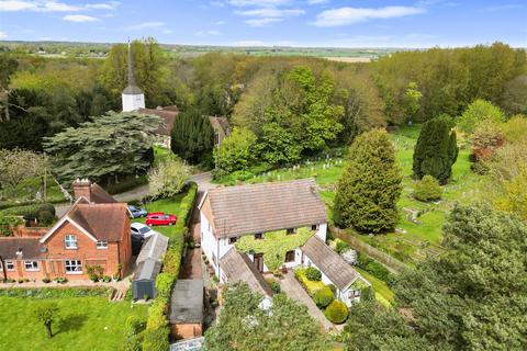 3 bedroom semi-detached house for sale, Hall Lane, Shenfield, Brentwood