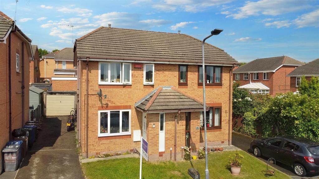 Birchfield Crescent, Dodworth, Barnsley 3 bed semidetached house for