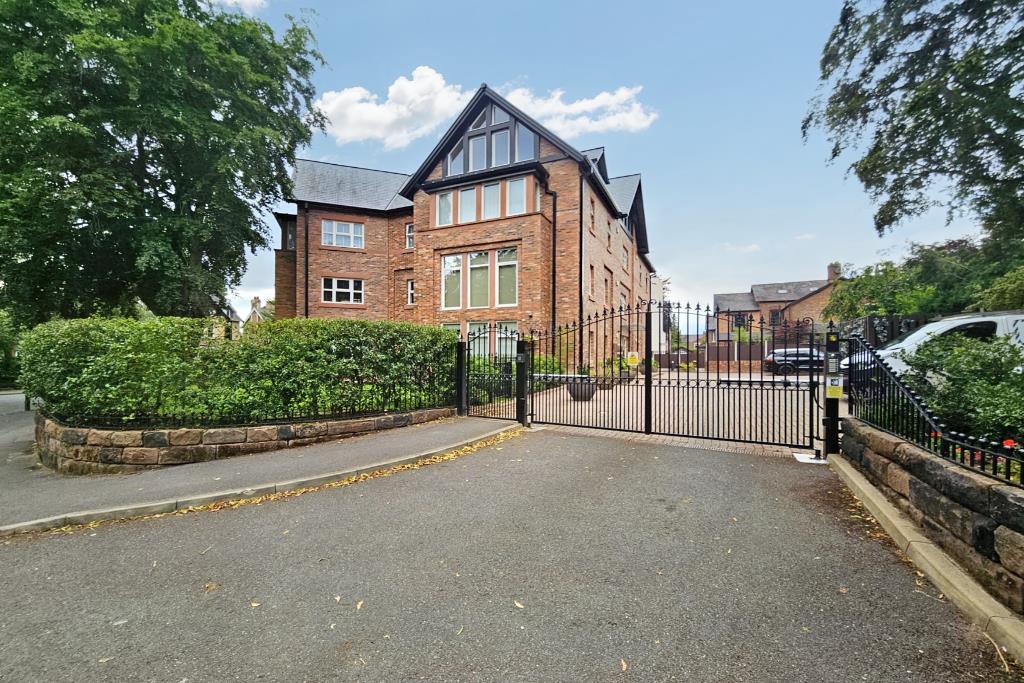Ashley Road, Hale 3 bed duplex £6,495 pcm (£1,499 pw)