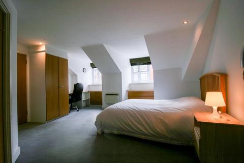 3 bedroom penthouse for sale, Waterside Court, St. Vincent Street