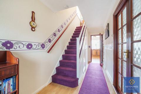 37 Cornell Way, Romford, RM5 2HN