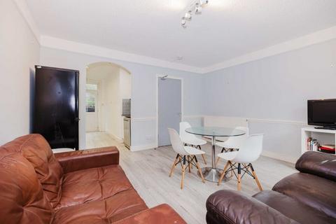 3 bedroom flat to rent, 0712L West Pilton Rise, Edinburgh, EH4 4UQ