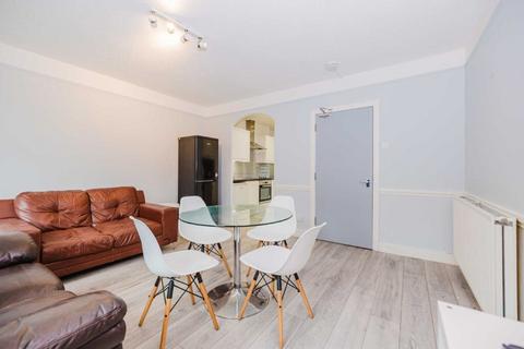 3 bedroom flat to rent, 0712L West Pilton Rise, Edinburgh, EH4 4UQ