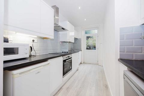 3 bedroom flat to rent, 0712L West Pilton Rise, Edinburgh, EH4 4UQ