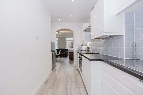 3 bedroom flat to rent, 0712L West Pilton Rise, Edinburgh, EH4 4UQ