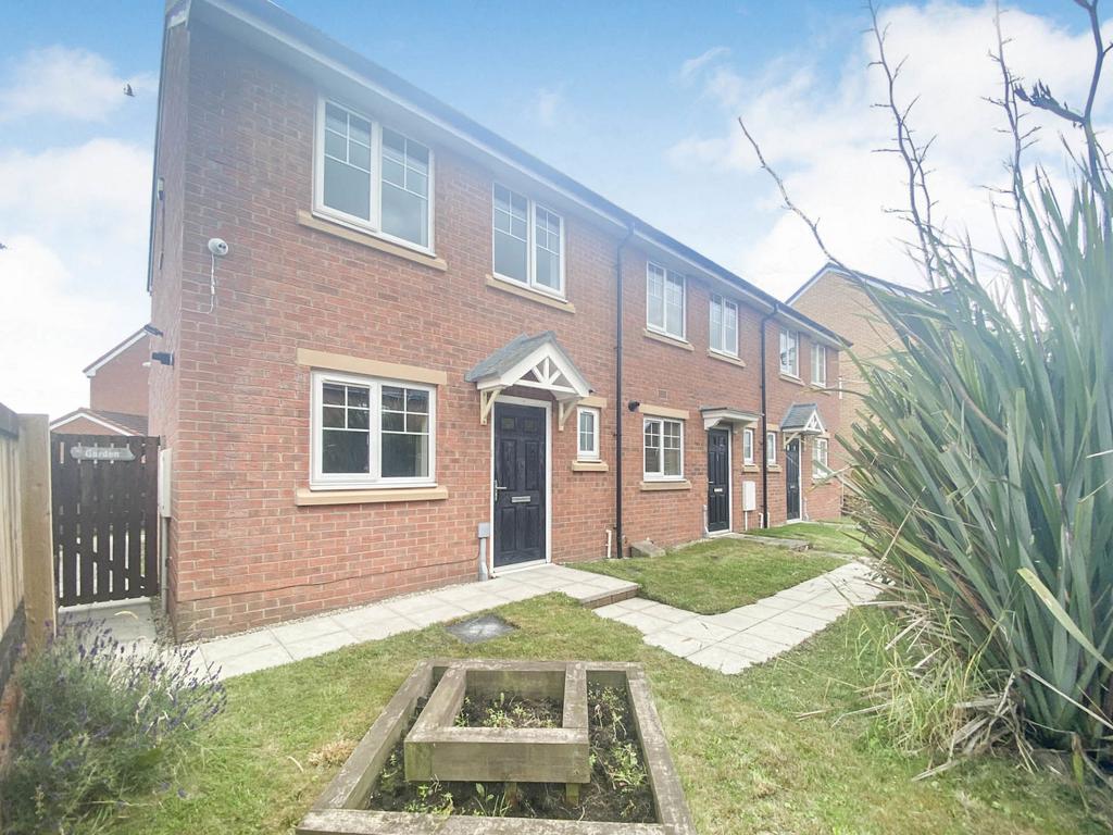 Crofthead Close, Blyth, Northumberland, NE24 3JH 2 bed terraced house for sale £125,000