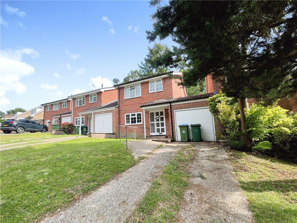 Dunvegan Drive, Southampton, Hampshire 3 bed link detached house for