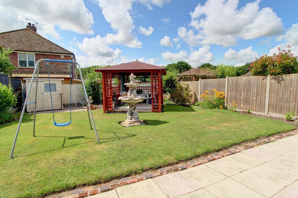 St. Bernards Road, Whitwick, LE67 2 bed bungalow for sale £240,000