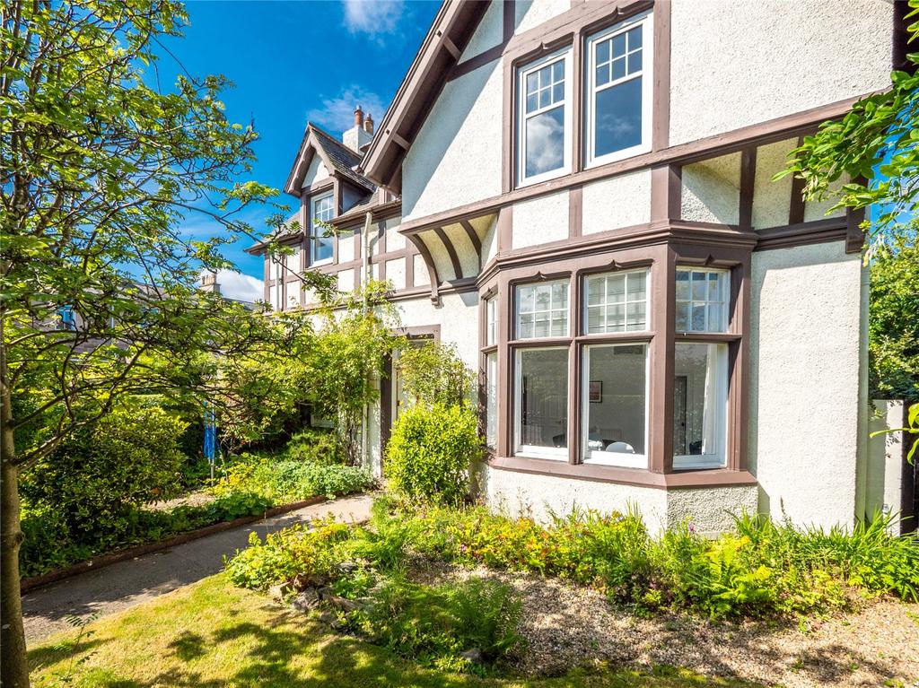 55 Wardie Road, Trinity, Edinburgh, EH5 2 bed flat £325,000