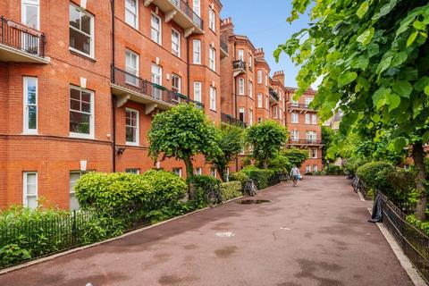 7 Kensington Hall Gardens, London, W14 9LS