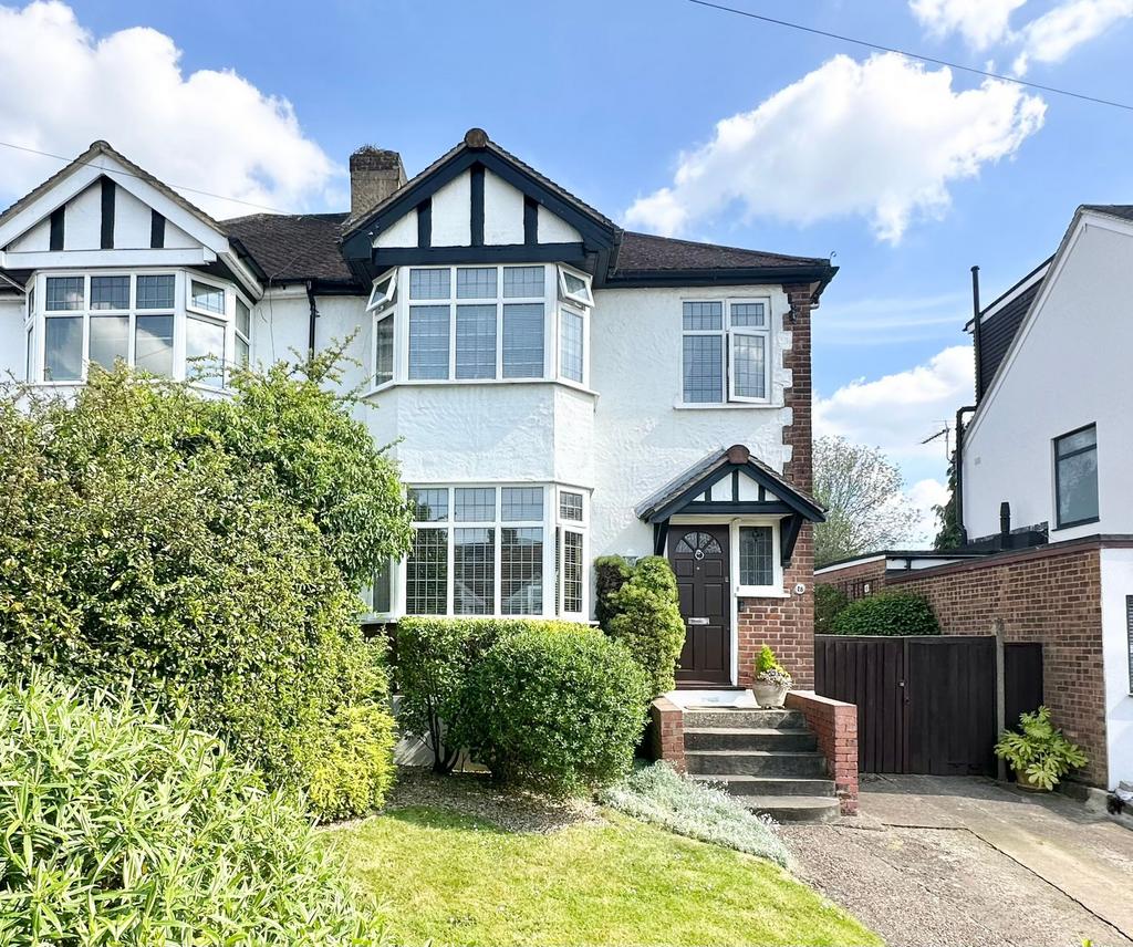 Oakwood Avenue, Borehamwood, WD6 3 bed semidetached house for sale £