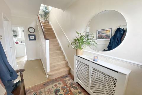 18 Oakwood Avenue, Borehamwood, WD6 1SR