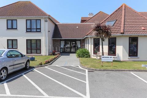 1 bedroom flat for sale, Avalon Park, La Grande Route De La Cote, St. Clement, Jersey. JE2 6FJ