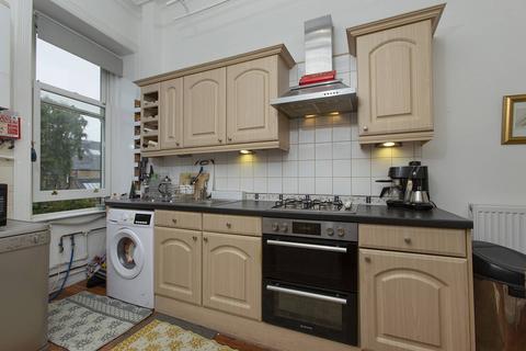 26/2 Braid Crescent, Edinburgh, EH10 6AU