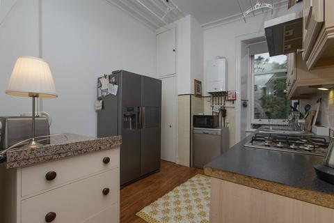 26/2 Braid Crescent, Edinburgh, EH10 6AU