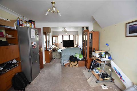 53 Meadow Road, Feltham, TW13 5JB