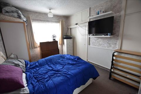 53 Meadow Road, Feltham, TW13 5JB