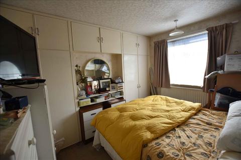 53 Meadow Road, Feltham, TW13 5JB