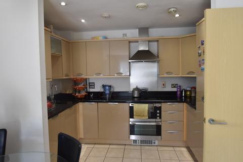 2 bedroom apartment to rent, Pavilions, Windsor, Berkshire, SL4