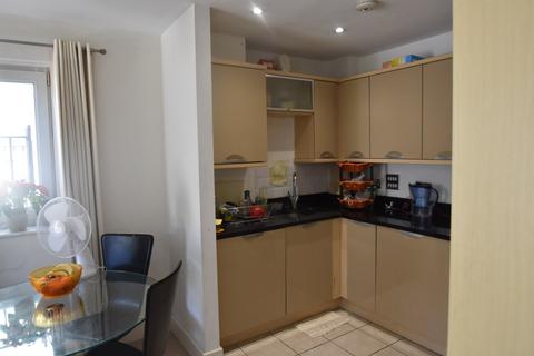 2 bedroom apartment to rent, Pavilions, Windsor, Berkshire, SL4