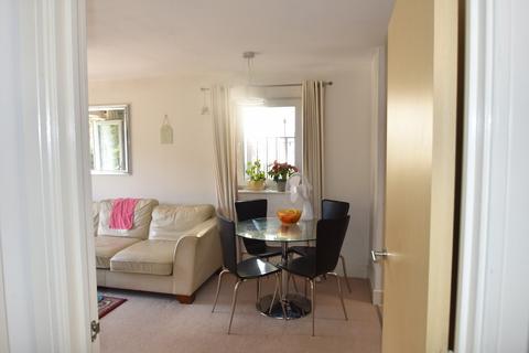 2 bedroom apartment to rent, Pavilions, Windsor, Berkshire, SL4